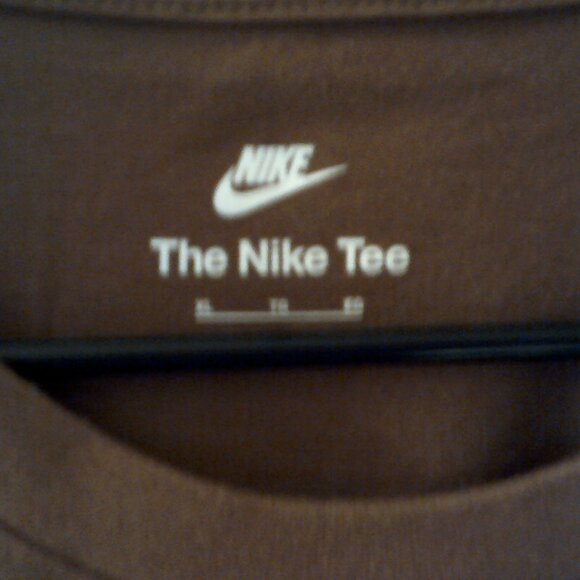 NIKE SPORTSWEAR "Club Embroidered Tee" MEN'S RUST T-SHIRT XL AR4997-281 - Picture 3 of 6